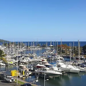 L'arbre Aux Papillons, Marina De Rivières-sens Gourbeyre